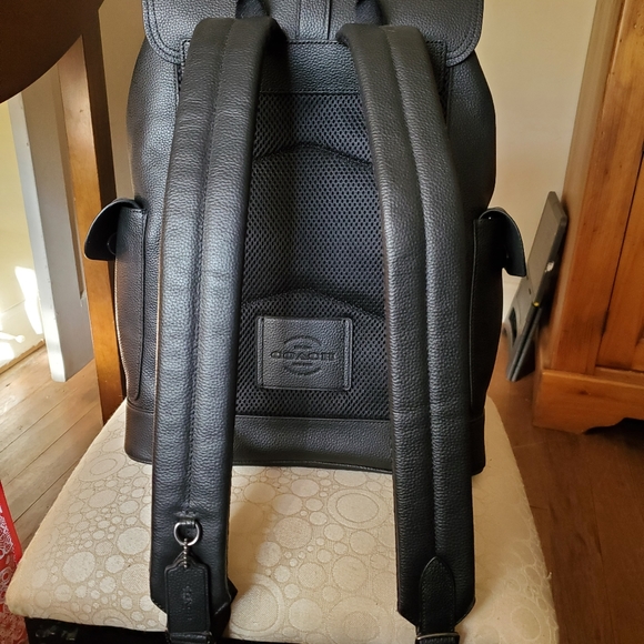 ❌SOLD❌ Large Leather Coach Backpack - Picture 13 of 16